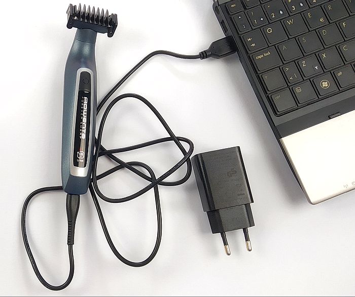 Trymery Rowenta Forever Sharp mają możliwość ładowania przez złącze USB