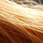 Jak sprawdzić porowatość włosów i dobrać odpowiednią pielęgnację Jak sprawdzić porowatość włosów