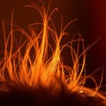 Dlaczego włosy się elektryzują